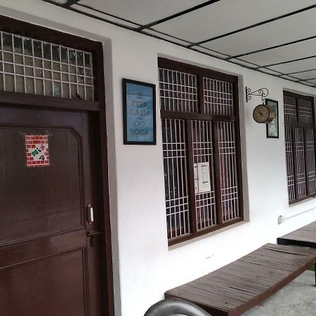 Mochila Youth Hostel Mcleod Ganj Dharamshala Exterior photo