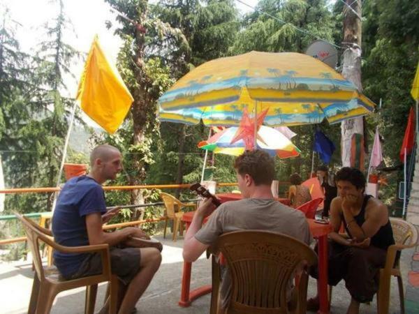 Mochila Youth Hostel Mcleod Ganj Dharamshala Exterior photo
